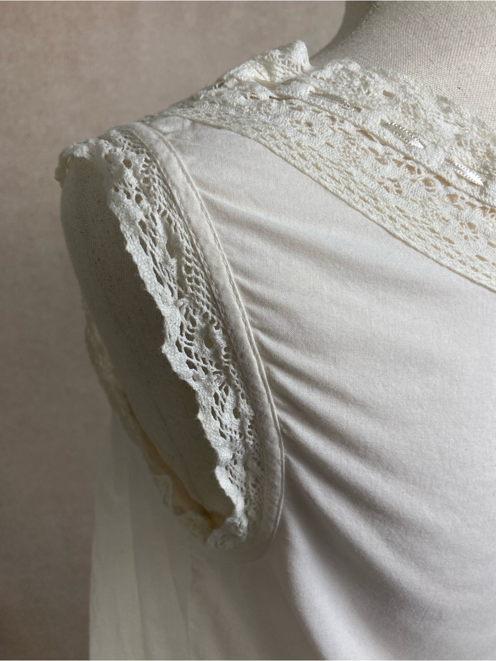 White Crocheted Lace Ribbon Yoke Button-Front Chemise, NEW - Picture 6 of 11